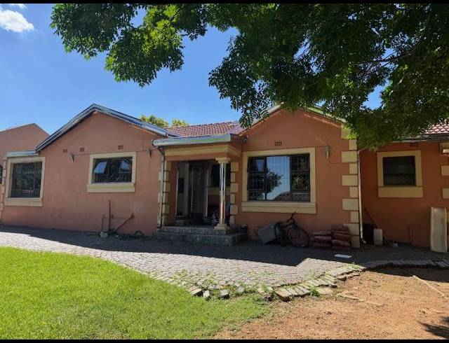 3 BEDROOM PROPERTY TO RENT IN MAYBERRY PARK